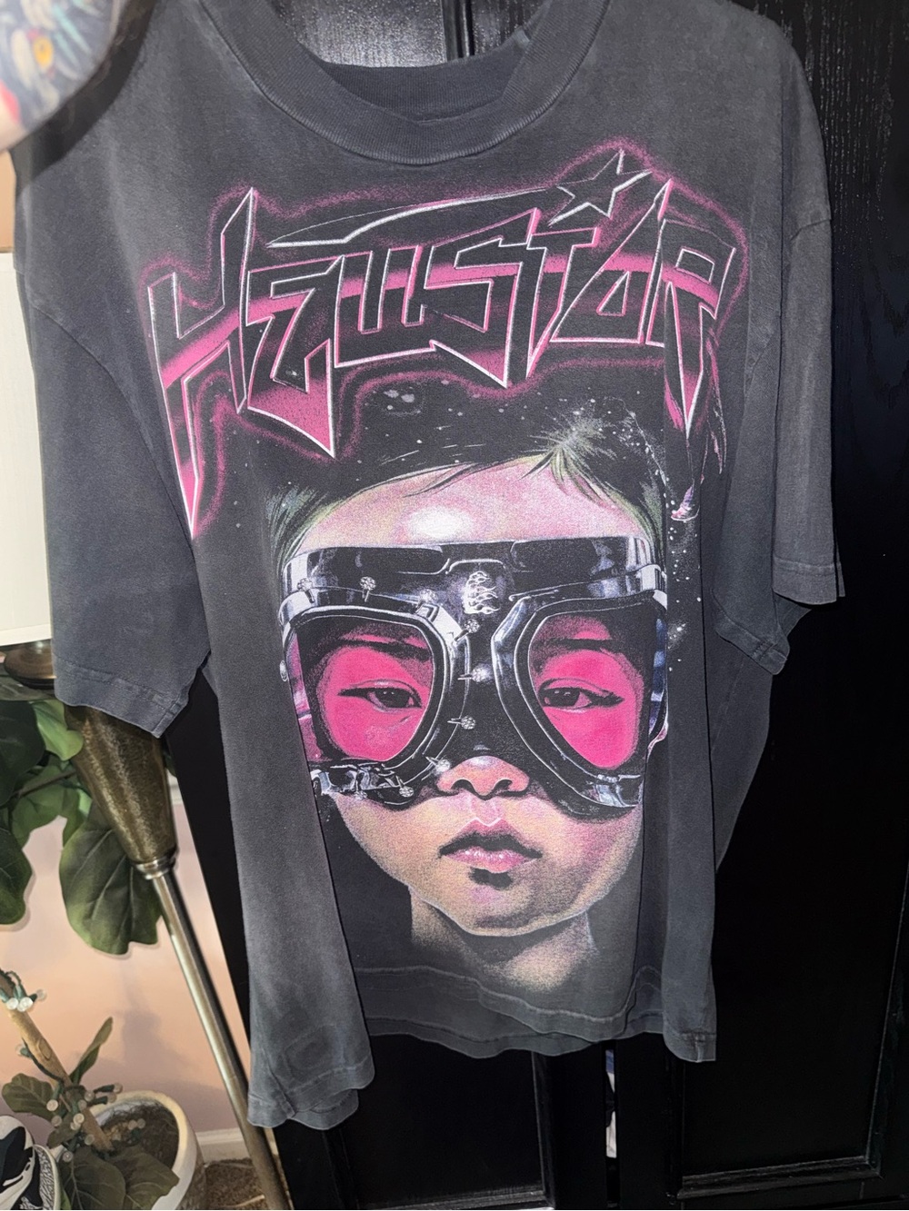 Hellstar ‘The Future’ T shirt (black/pink)